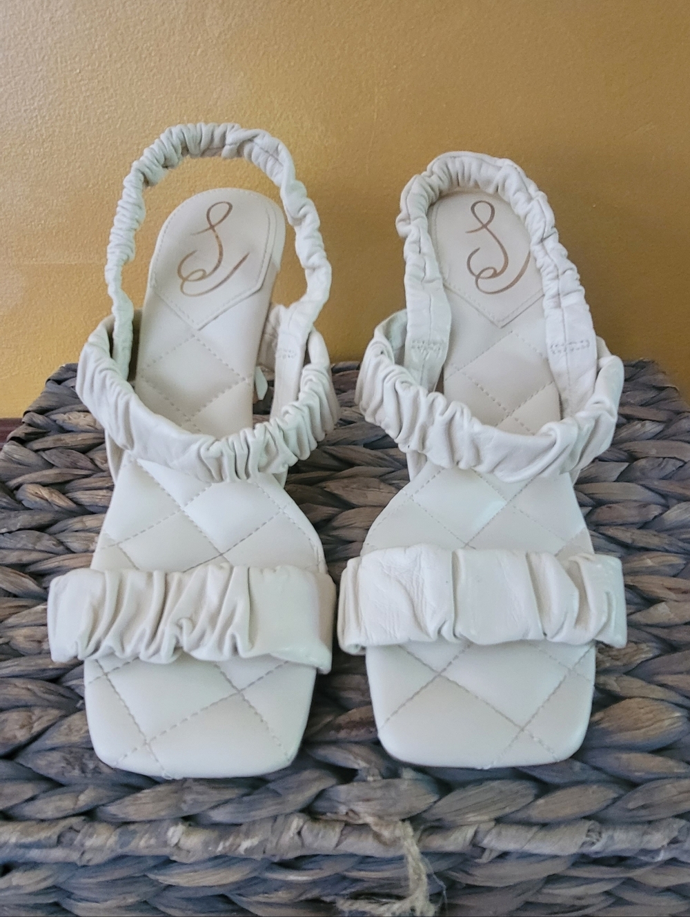 Sam Edelman Sz 8.5 Cream Ruched Slingback Sandals